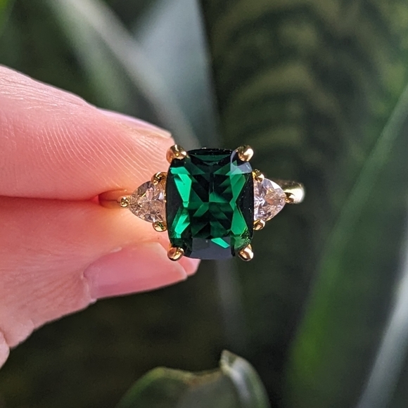 Jewelry - Green Tourmaline Statement Ring